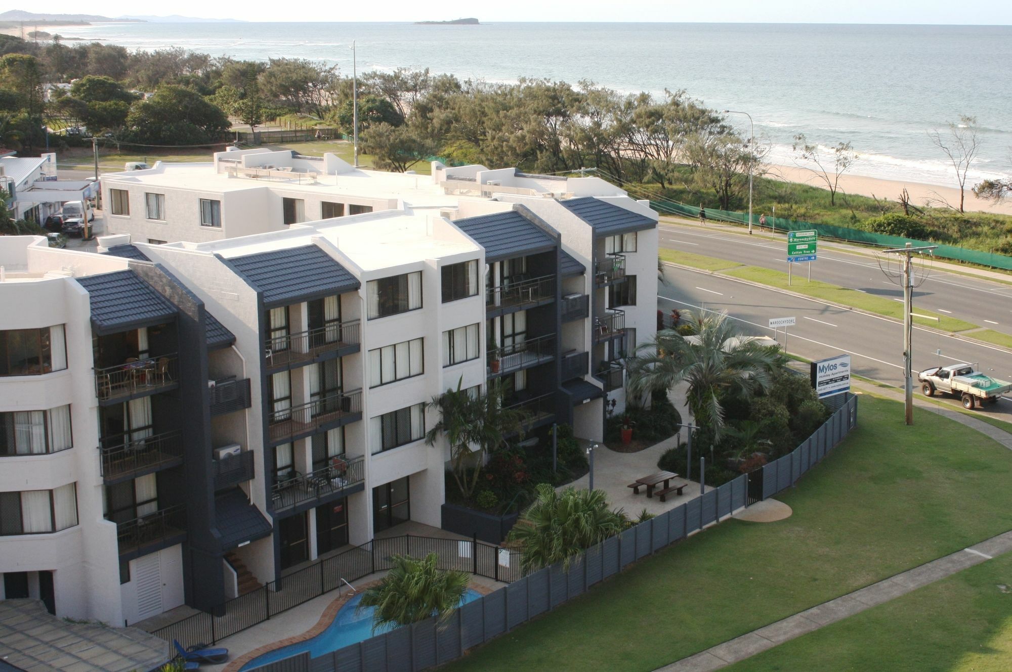Mylos Holiday Apartments Alexandra Headland Eksteriør billede